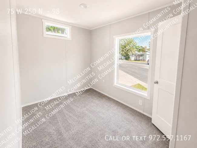 Photo - 75 W 250 N