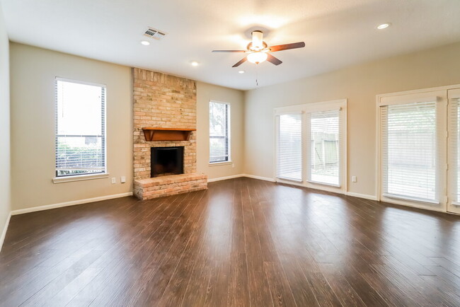 Photo - 3910 Cedar Valley Dr