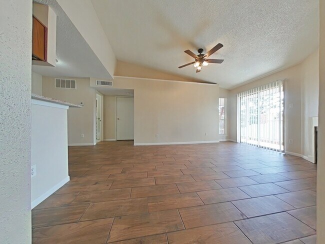 3770 Lovers Wood Ln Unit 1005