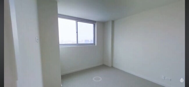 Photo - W 10 Huron St
