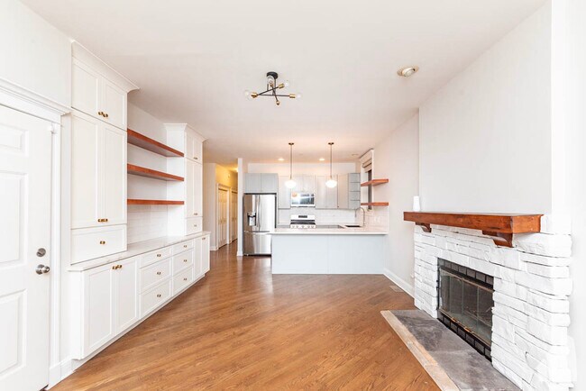 Photo - 2014 W Augusta Blvd Unit 1