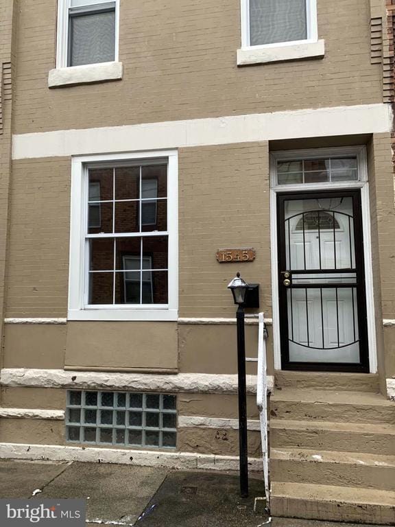 1545 N Newkirk St