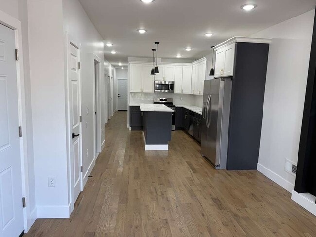 57 Montgomery Ave Unit 1