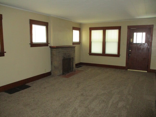 Photo - 2 BEDROOM HOME!