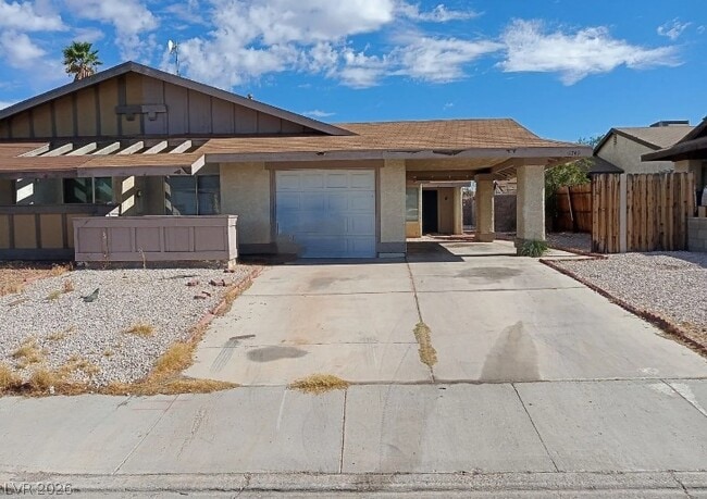 Building Photo - 6749 Oak Valley Dr