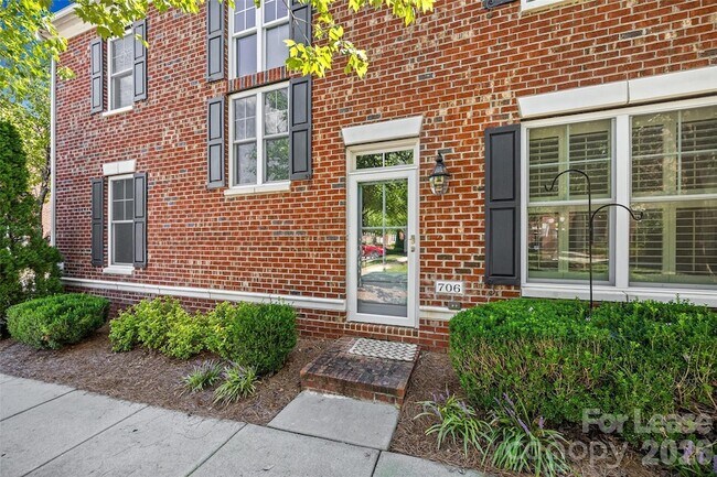706 Kingsley Way