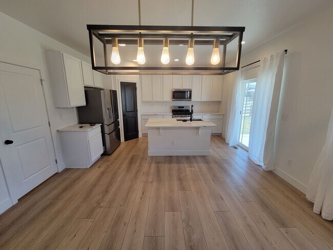 Photo - Stunning and spacious 4.5 bedroom, 3 bathroom home located in Morgan Hill