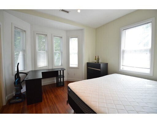 Photo - 24 Ashford St