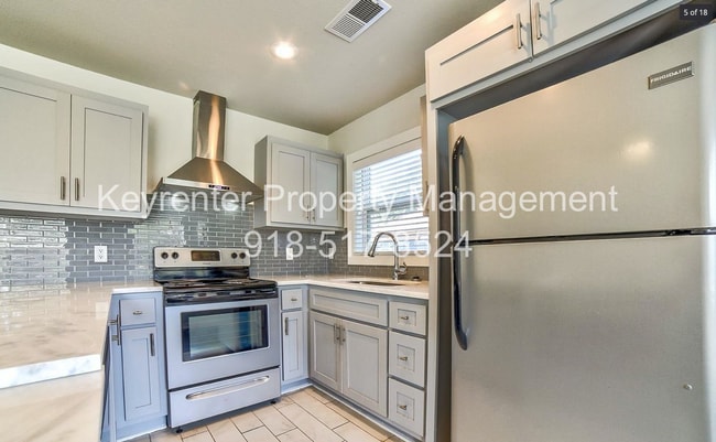 Photo - 3315 E 8th St Unit 3315