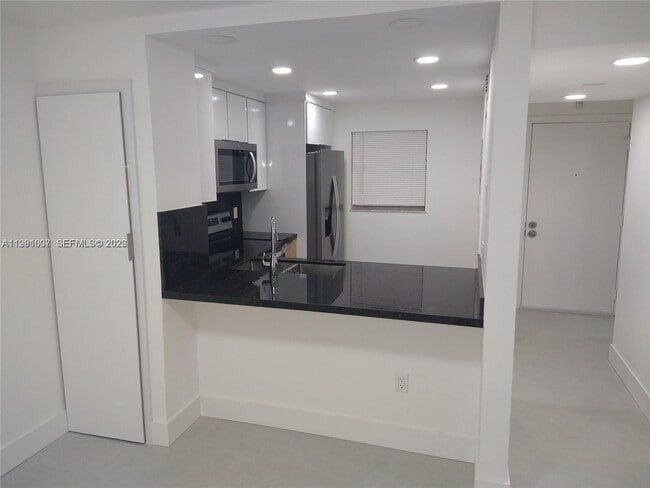 Building Photo - 19791 SW 114th Ave Unit 233