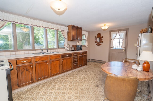 Photo - 137A Kingstown Rd