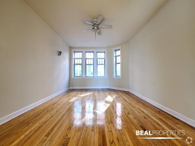 Building Photo - 2 bedroom in CHICAGO IL 60657 Unit N1 Rental