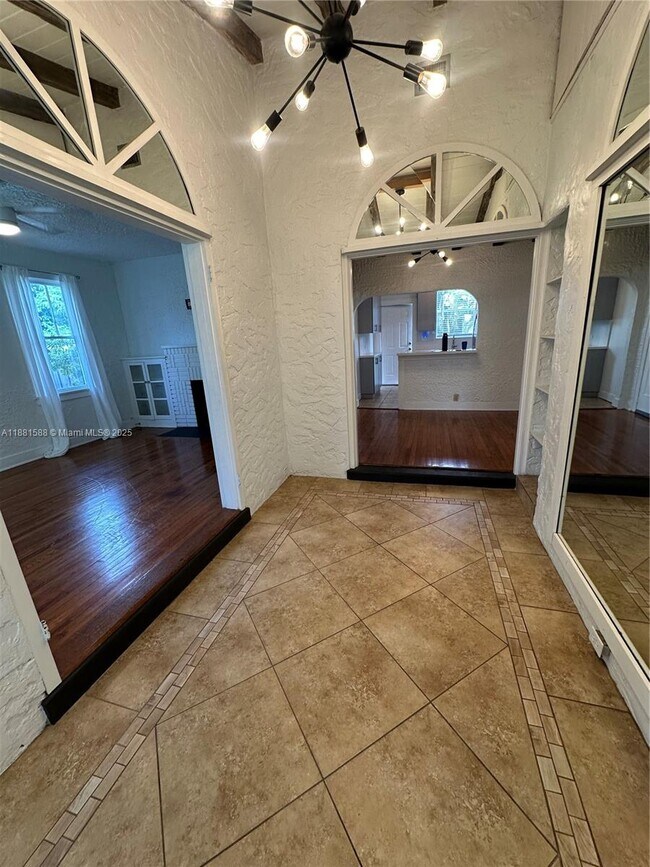 Photo - 411 SW 19th St Unit 1-2