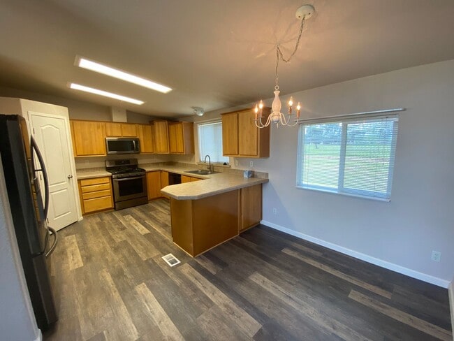 Photo - Great country living spot in Orland