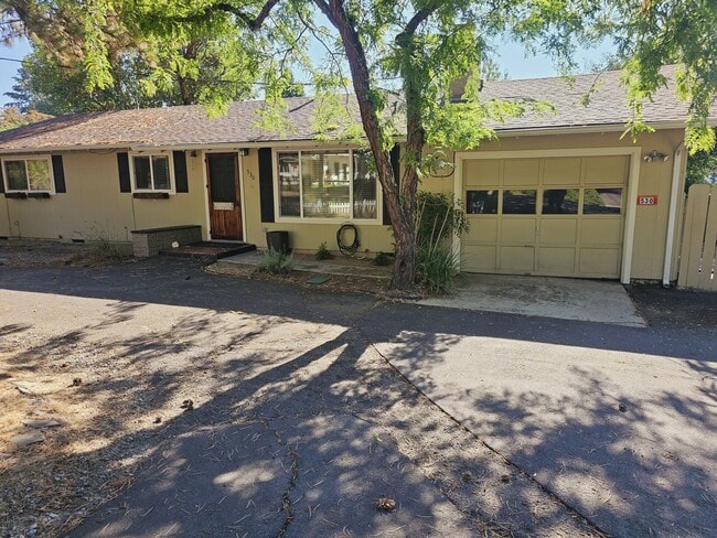 Building Photo - Charming 3 Bedroom Home Near Downtown Jacksonville