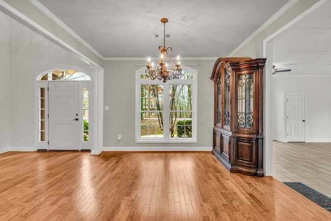 Photo - Renovated 4 bedroom 2 Bath Home for Rent!