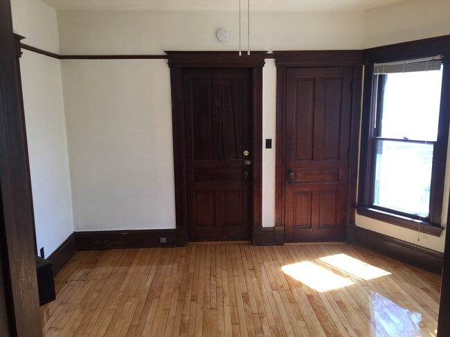 Photo - 2078 Atwood Ave Unidad C