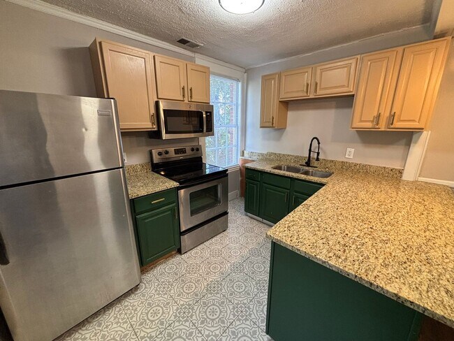 Photo - 1215 Elmwood Ave Unit 1215 Elmwood 4