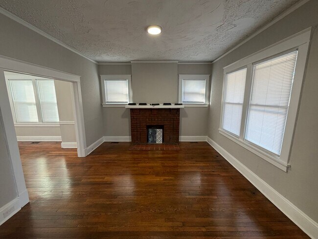 Photo - Beautifully Renovated 4bdrm/1.5bth Home Located in Richmond's Northside!!