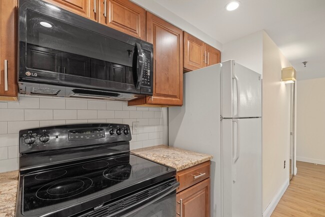 Photo - 1933 Commonwealth Ave Condo