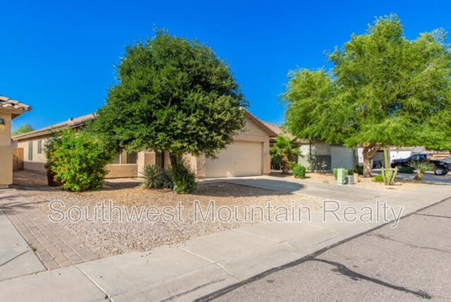 Photo - 1140 E Oak Rd