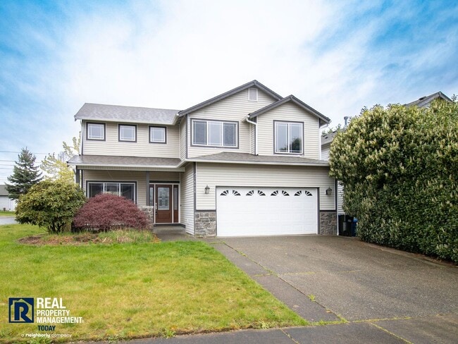 Photo - Spacious 4 Bed / 3 Bath Home with Loft, Fenced Yard & Covered Patio in Puyallup!