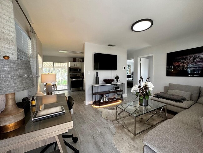 Photo - 397 NW 48th Ct