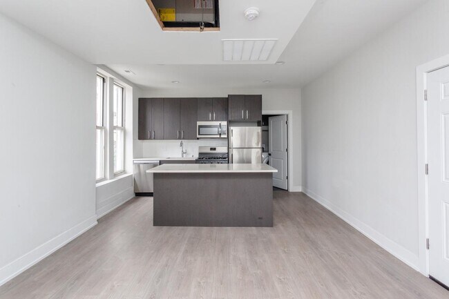 Photo - 2 bedroom in Chicago IL 60608 Unit 3F