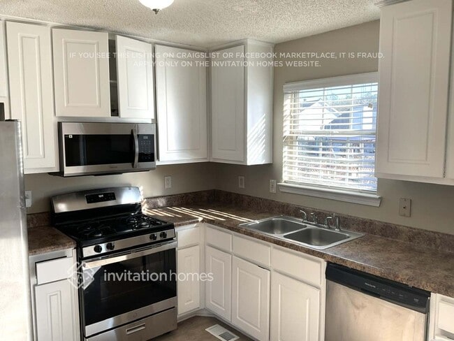 Photo - 1069 Meadow Glen Cir