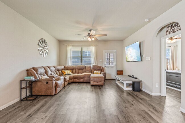 Photo - 2221 Raider Dr
