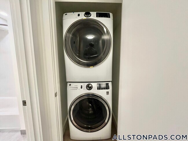 Photo - 1079 Commonwealth Ave Unidad 451