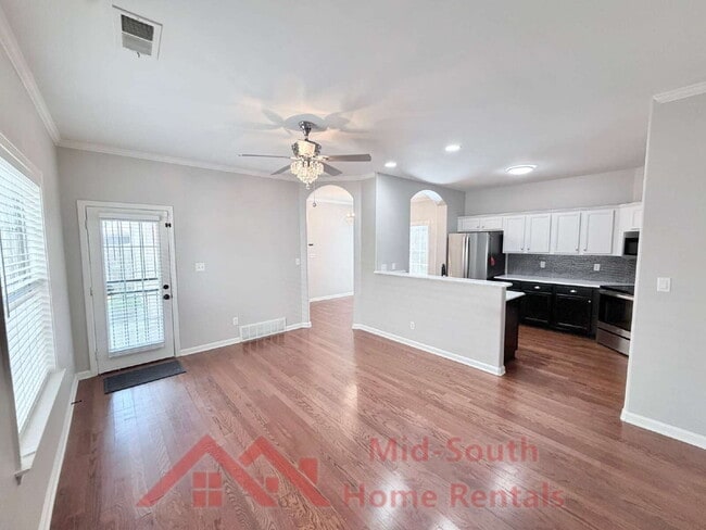 Photo - 1568 Wynne Rd