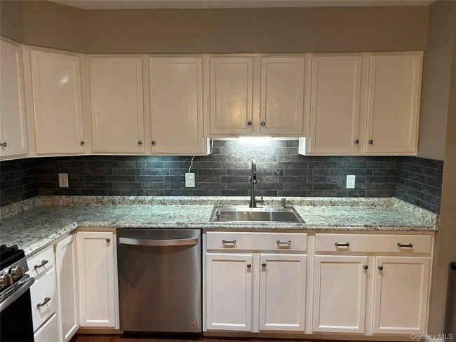 Photo - 24 Waterford Cir