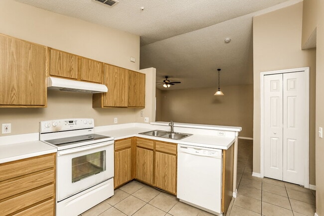 Photo - 326 Daniels Pointe Dr