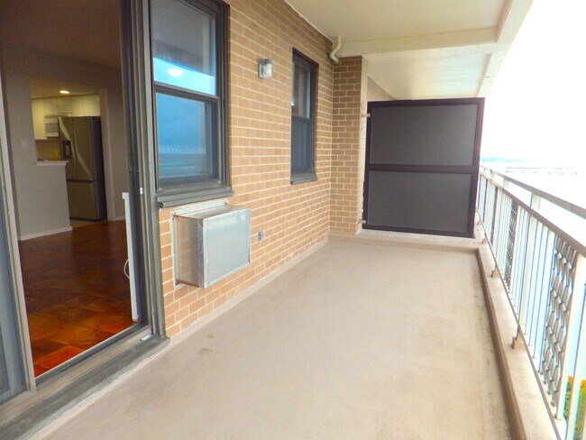 Photo - 45 Eastern Promenade Unidad 10G