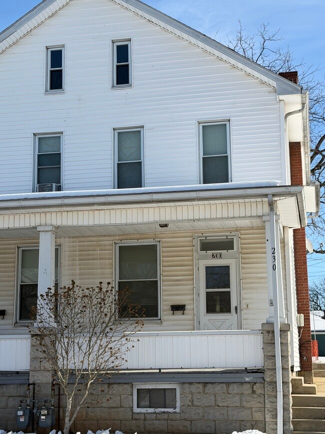 Photo - 230 Adelia St