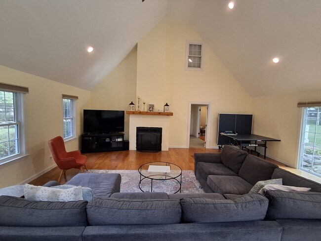 Photo - 6 Rockwood Ln