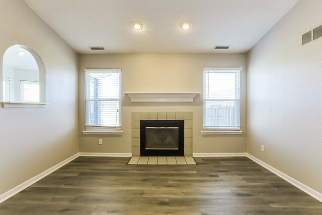 Photo - 121 Tracy Ridge Blvd