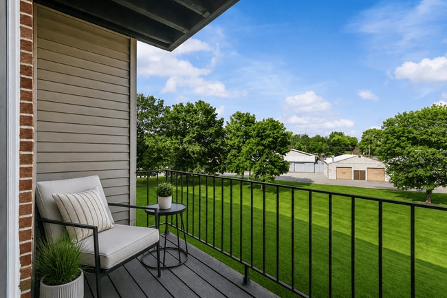 Six Trails Apartments - Saline, MI