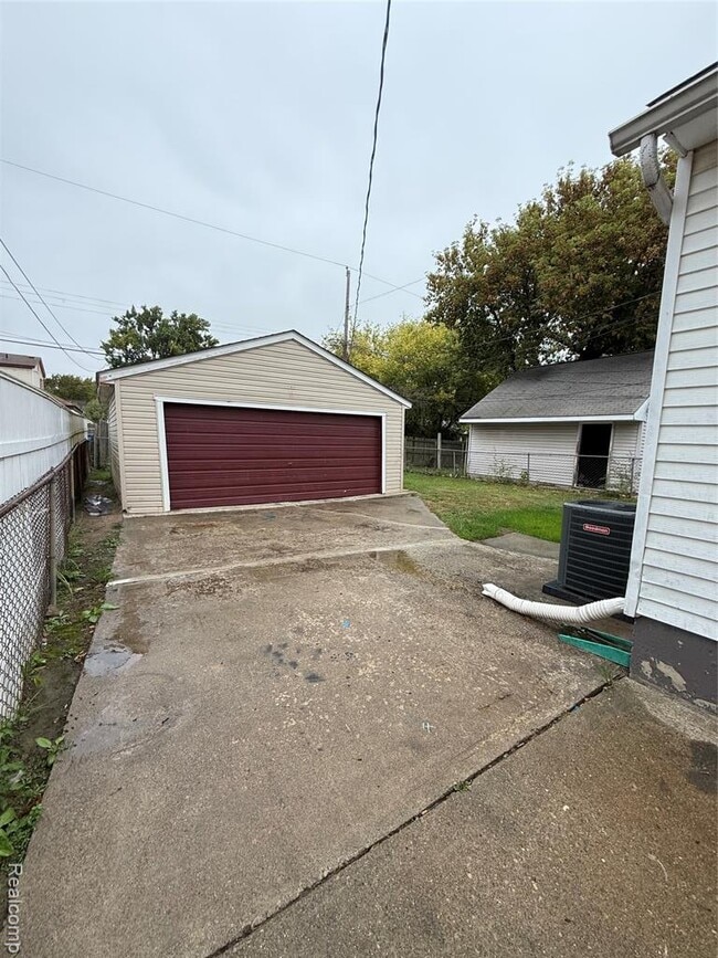 Photo - 7219 Hupp Ave