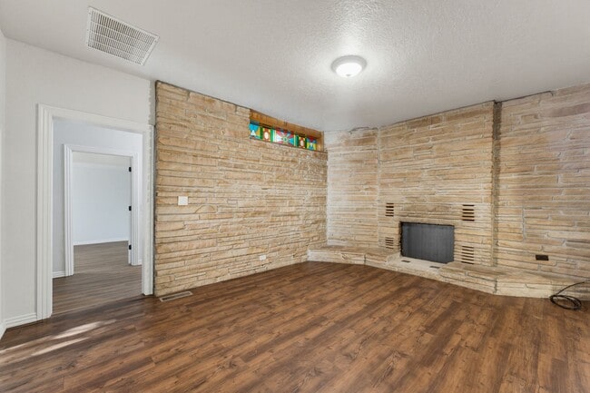 202 3rd Ave SE Unit A