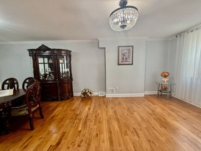 Photo - SPACIOUS & MODERN 3 BED/2 BA HOUSE w/ Central AC-HARDWOOD Flooring-WASHER/DRYER & Rear PATIO in G...