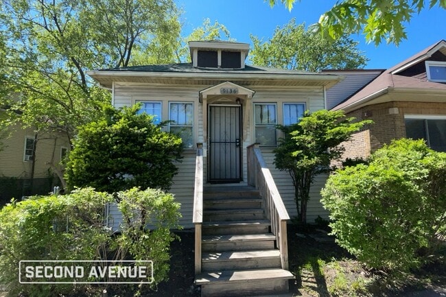 Building Photo - 9136 S Blackstone Ave
