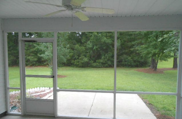 Photo - Three Bedroom Home in Pinecrest with Garage