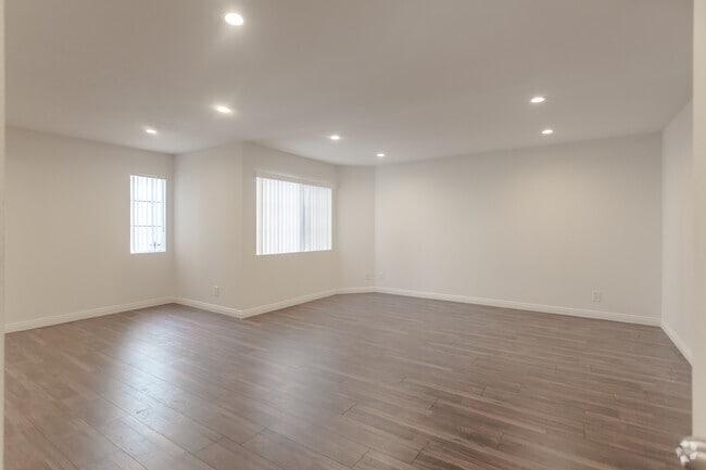 1BR,1BR - 800SF - Living Room