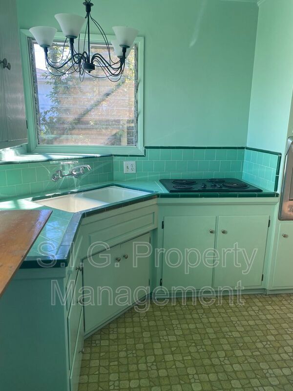 Photo - 811 Reeves Pl Unidad #A