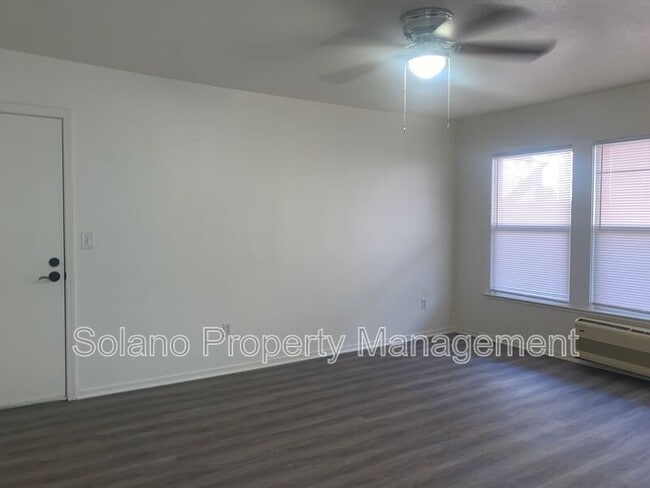 Photo - 702 Jackson St