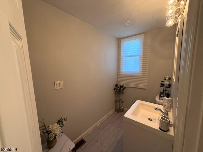 Photo - 25 Treacy Ave