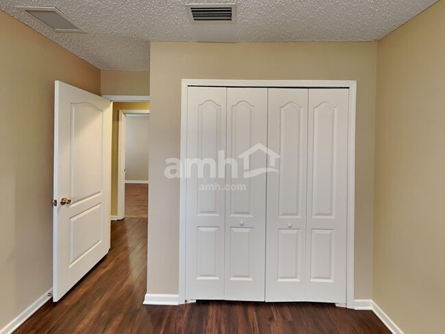 Photo - 14028 Crestwick Dr W