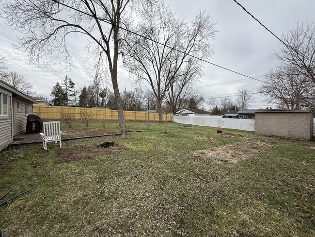 Photo - 1948 Henbert Rd